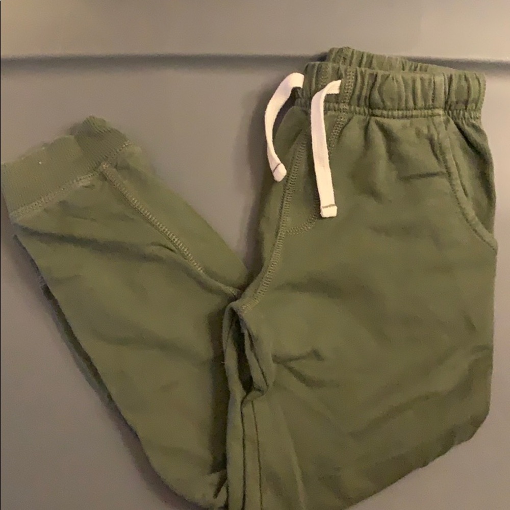🌷2 for $10🌷Carter’s Size 6 Sweatpants